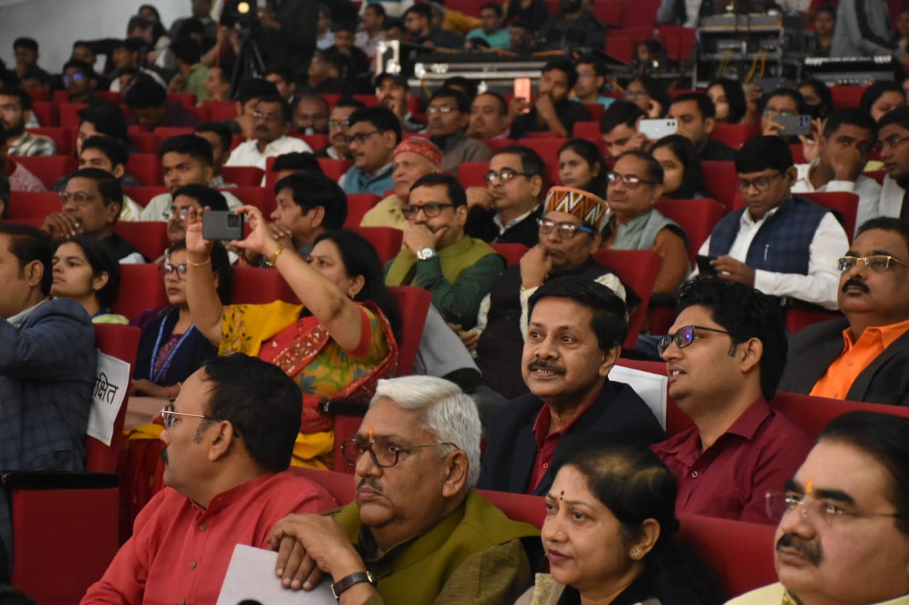 WhatsApp Image 2025-11-28 at 11.43.35 (1)